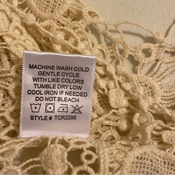 Ellie & Kate L Crocheted See-Through Cover Up Beige Sleeveless Top Tassel Hem - Picture 7 of 9